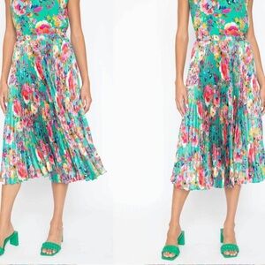 Caballero Mia skirt acrylic painted flower pleated size large